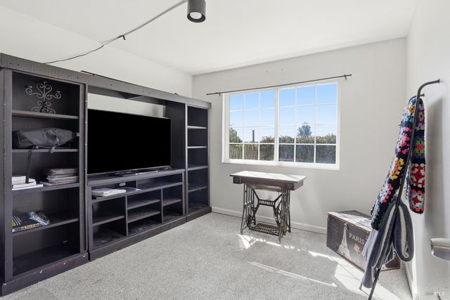 1407 Georgia Ct, Rohnert Park, CA 94928