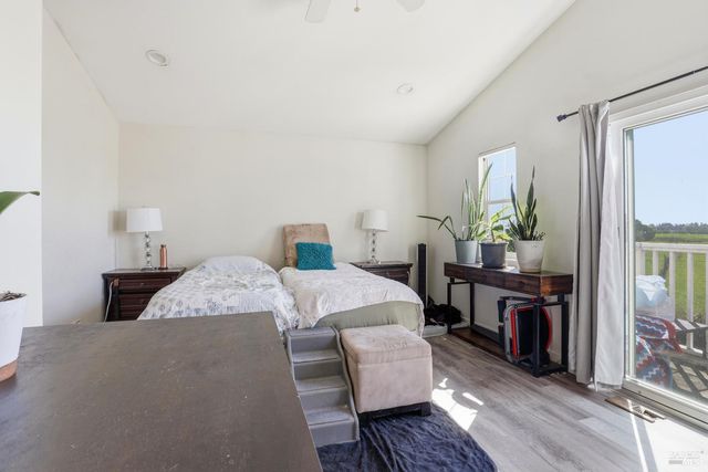 1407 Georgia Ct, Rohnert Park, CA 94928