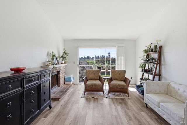 1407 Georgia Ct, Rohnert Park, CA 94928