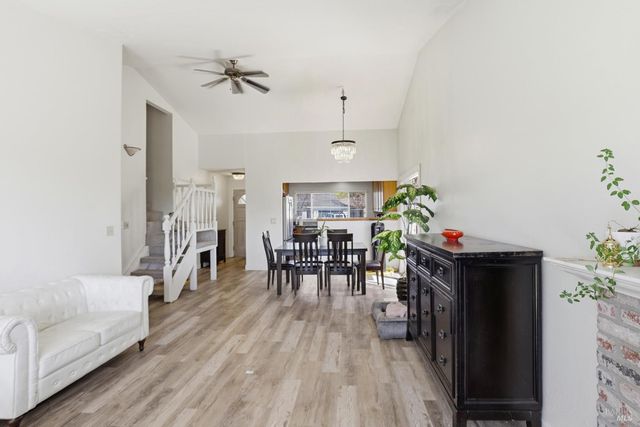 1407 Georgia Ct, Rohnert Park, CA 94928