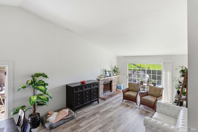 1407 Georgia Ct, Rohnert Park, CA 94928