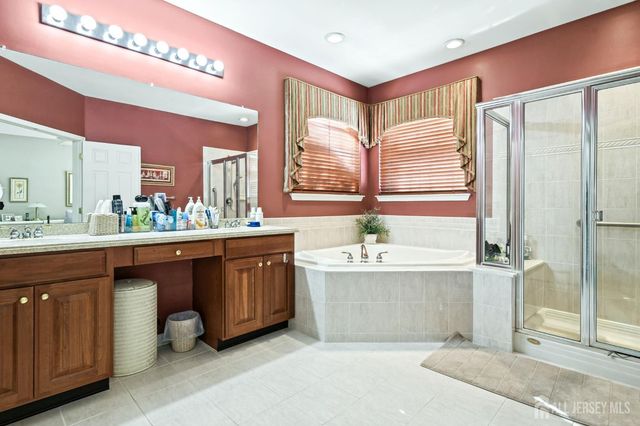 6 Stony Path Drive, South Brunswick, NJ 08810