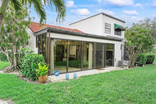 385 NW 36th Ave, Deerfield Beach, FL 33442