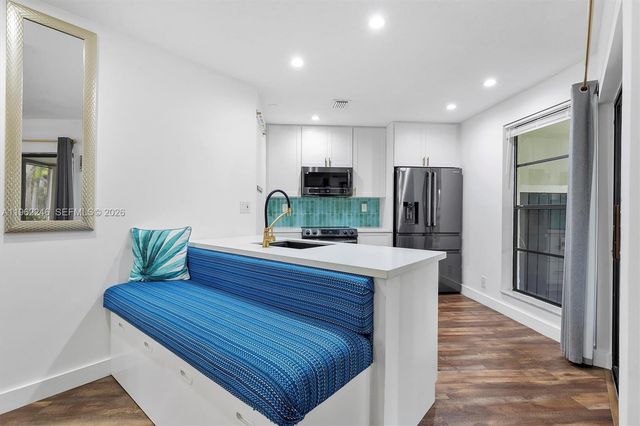 385 NW 36th Ave, Deerfield Beach, FL 33442