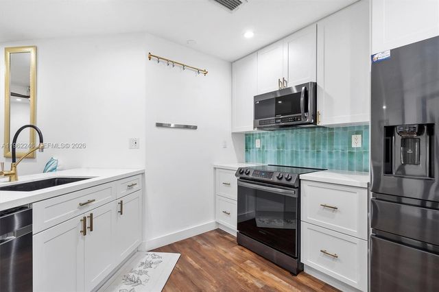 385 NW 36th Ave, Deerfield Beach, FL 33442