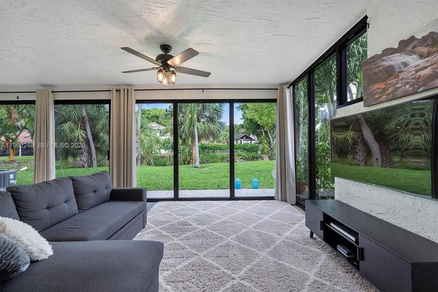 385 NW 36th Ave, Deerfield Beach, FL 33442