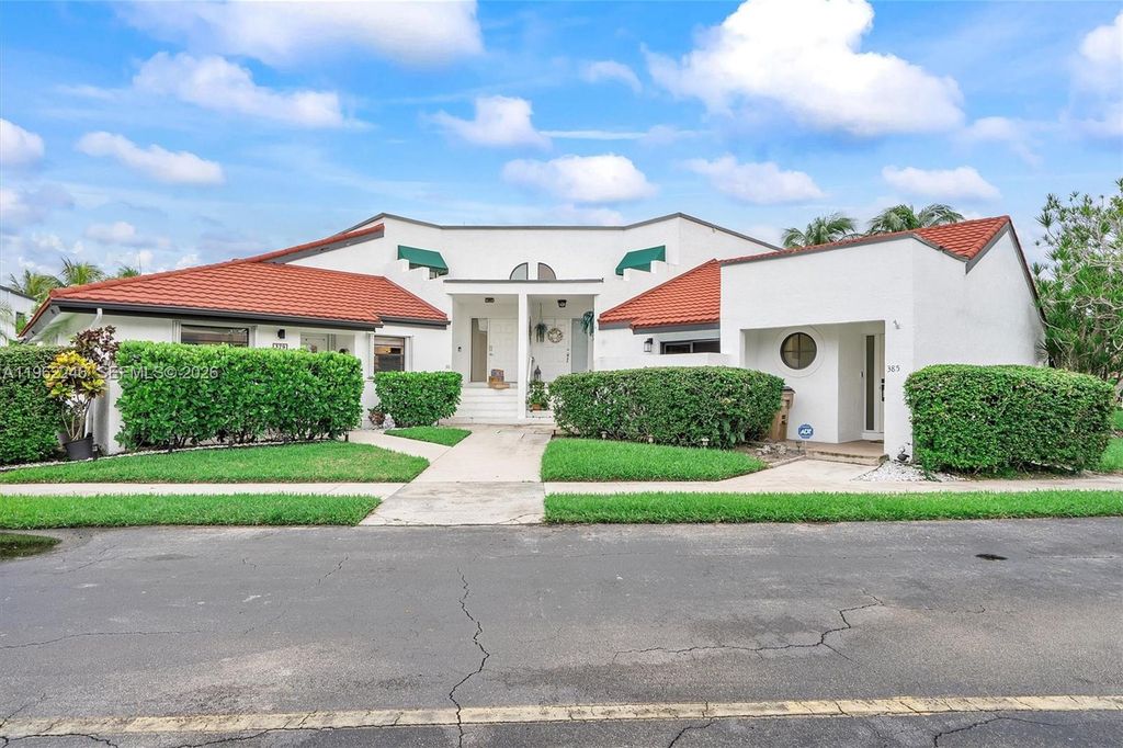 385 NW 36th Ave, Deerfield Beach, FL 33442
