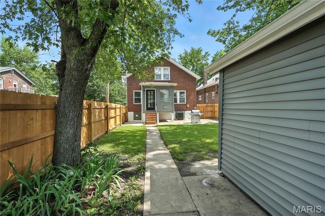 4892 Anderson Avenue, St Louis, MO 63115