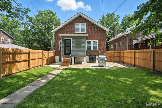 4892 Anderson Avenue, St Louis, MO 63115