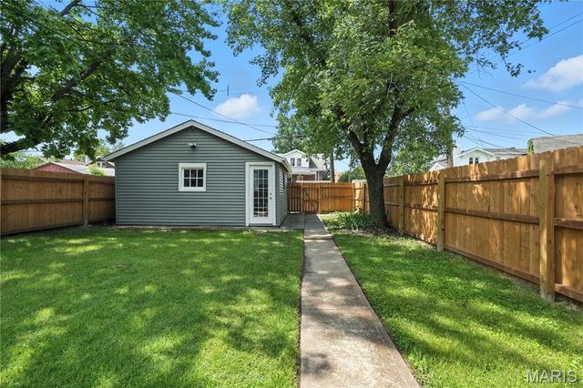 4892 Anderson Avenue, St Louis, MO 63115