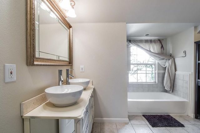 2404 Thornton Dr RD, Austin, TX 78704