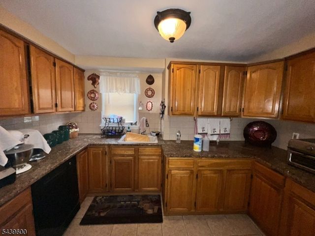 393 Glenwood Ave, East Orange City, NJ 07017