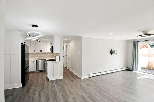 9986 S 84th Terrace 103, Palos Hills, IL 60465