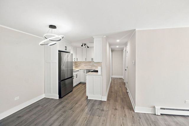 9986 S 84th Terrace 103, Palos Hills, IL 60465