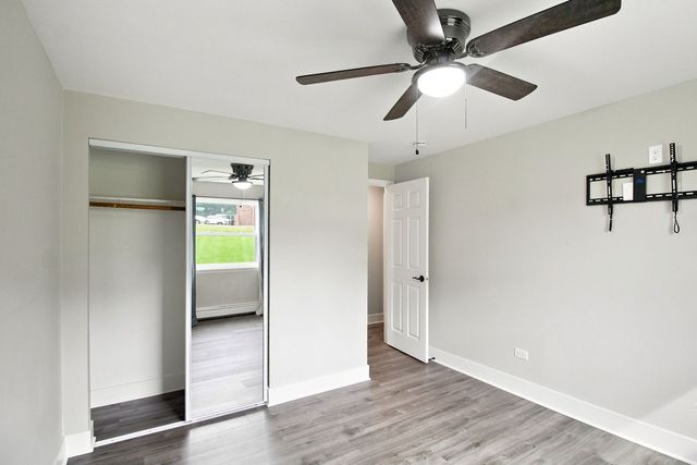 9986 S 84th Terrace 103, Palos Hills, IL 60465