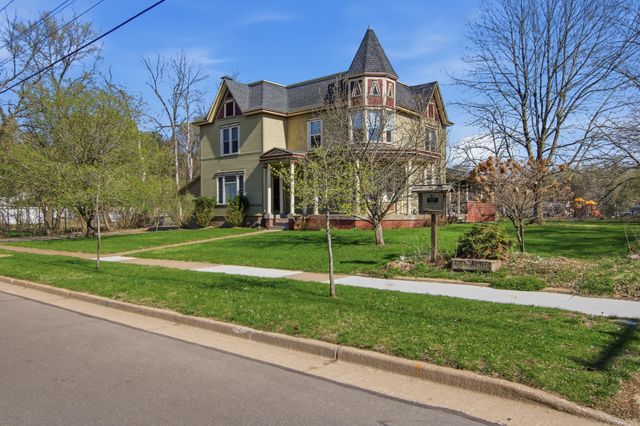 435 Jefferson Street, Eau Claire, WI 54701