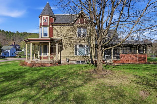435 Jefferson Street, Eau Claire, WI 54701