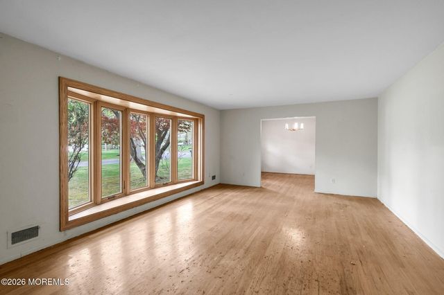 71 Marcshire Drive, Middletown, NJ 07748