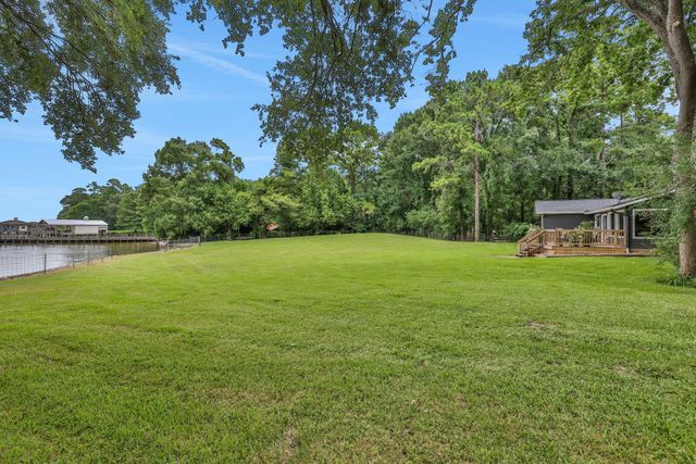 220 Harbor Run Drive, Coldspring, TX 77331