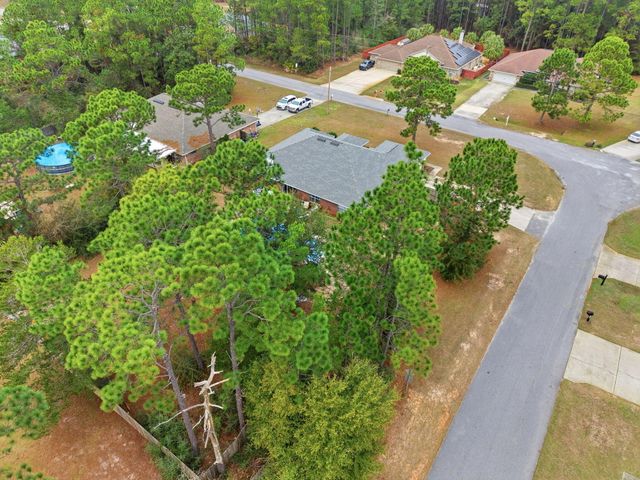 7599 Brewster Street, Navarre, FL 32566