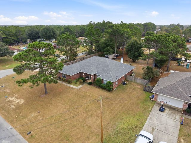 7599 Brewster Street, Navarre, FL 32566