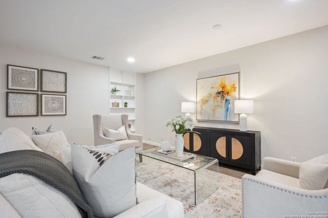929 Morningside, Terrell Hills, TX 78209