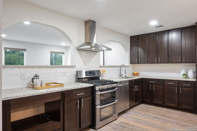 929 Morningside, Terrell Hills, TX 78209