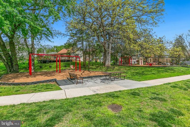 302 HIGHLAND AVE, Rockville, MD 20850