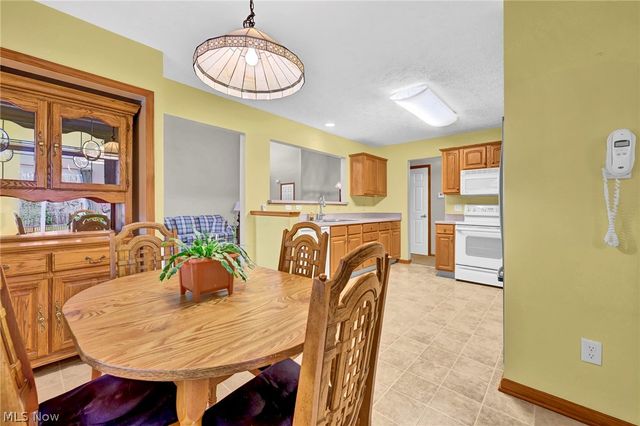 7596 Willow Woods Drive, North Olmsted, OH 44070