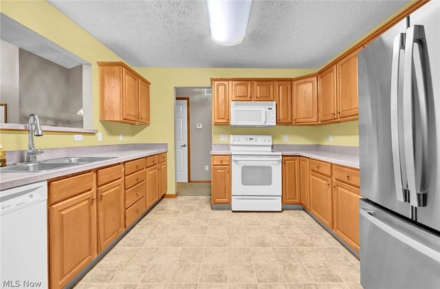 7596 Willow Woods Drive, North Olmsted, OH 44070