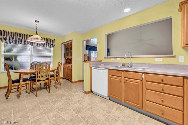 7596 Willow Woods Drive, North Olmsted, OH 44070