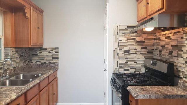 7715 Glover Street, Houston, TX 77012