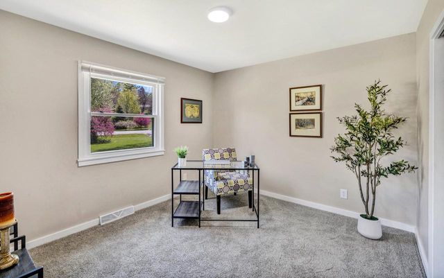 11549 Meadowbrook DRIVE, Mequon, WI 53097