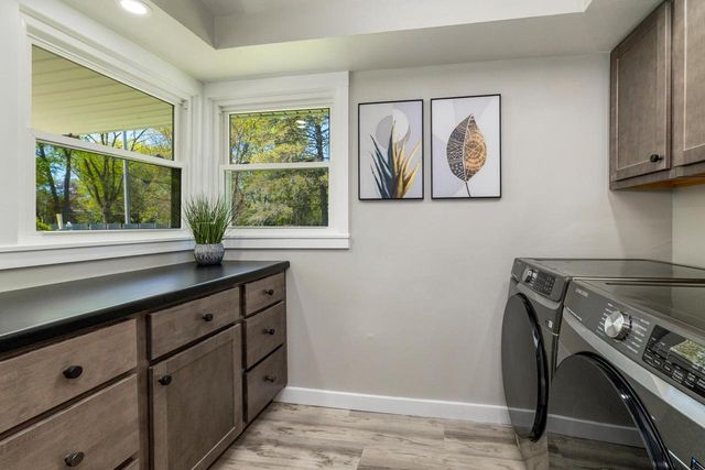 11549 Meadowbrook DRIVE, Mequon, WI 53097