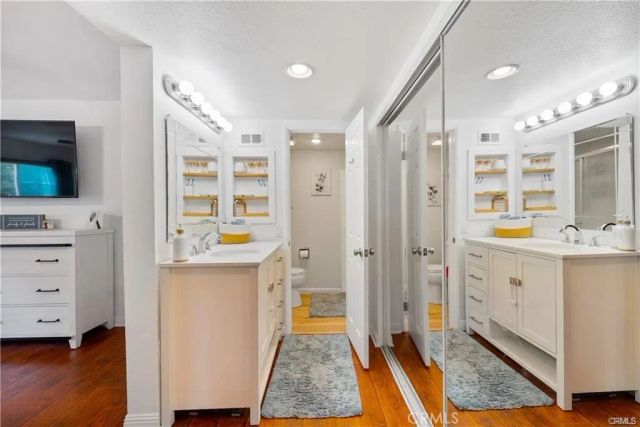 27065 Rio Prado Drive, Valencia, CA 91354
