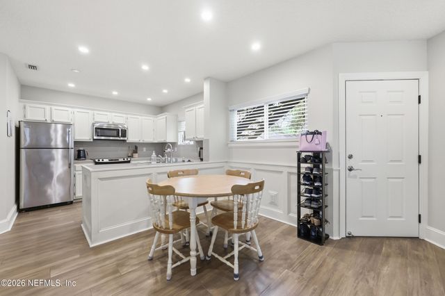 1800 THE GREENS Way 1603, Jacksonville Beach, FL 32250