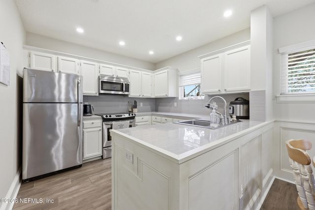 1800 THE GREENS Way 1603, Jacksonville Beach, FL 32250