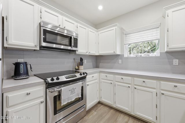 1800 THE GREENS Way 1603, Jacksonville Beach, FL 32250