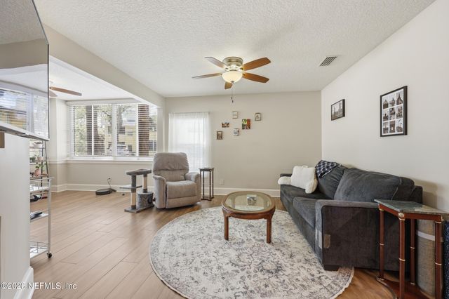 1800 THE GREENS Way 1603, Jacksonville Beach, FL 32250