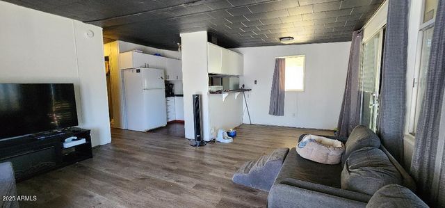 19225 N CAVE CREEK Road 65, Phoenix, AZ 85024