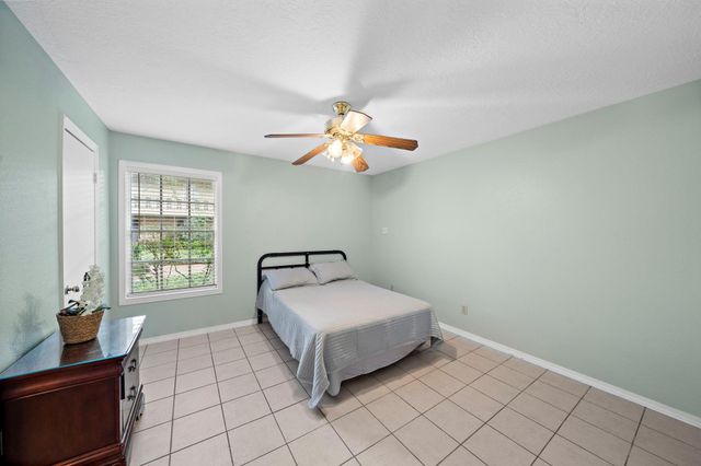 3224 Timmons Lane 135, Houston, TX 77027