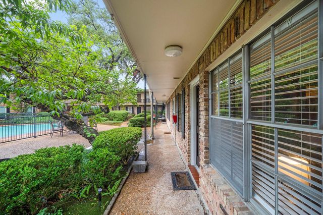 3224 Timmons Lane 135, Houston, TX 77027