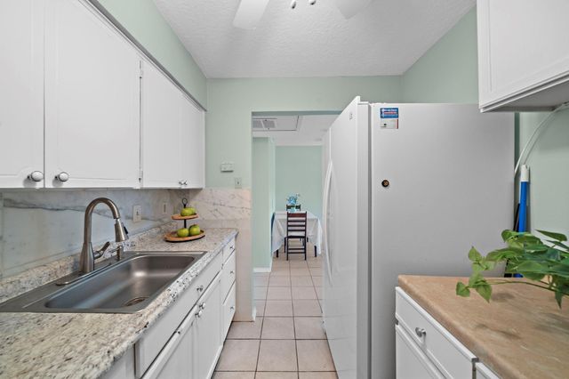 3224 Timmons Lane 135, Houston, TX 77027