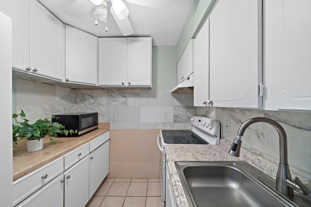 3224 Timmons Lane 135, Houston, TX 77027