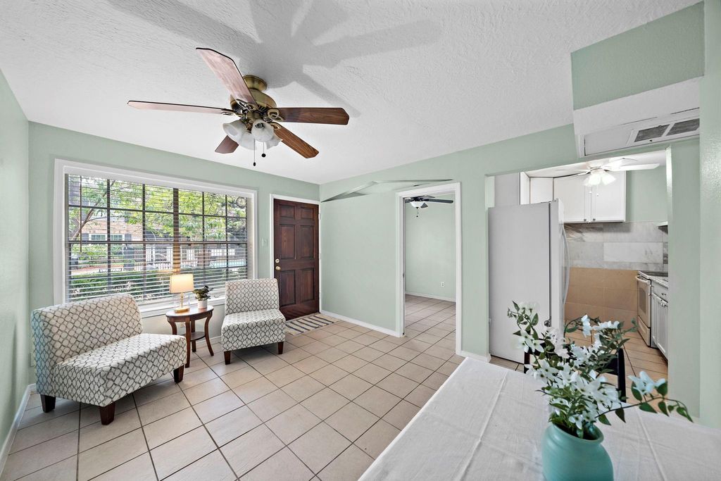 3224 Timmons Lane 135, Houston, TX 77027