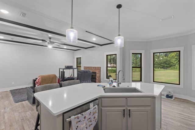 1625 National Road, Dothan, AL 36303