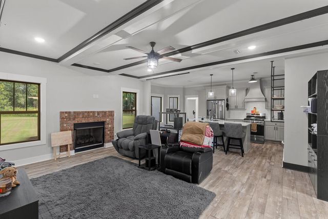 1625 National Road, Dothan, AL 36303