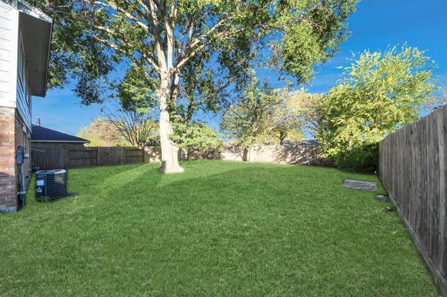 1806 Lacewing Lane, Houston, TX 77067