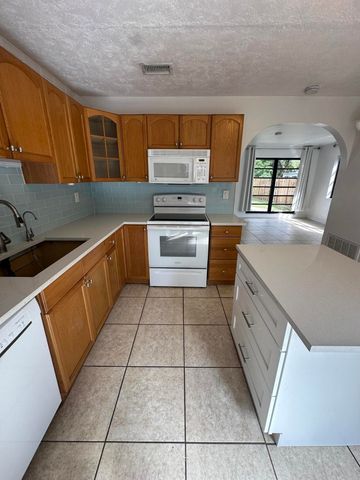 1424 SW 9th Street, Fort Lauderdale, FL 33312