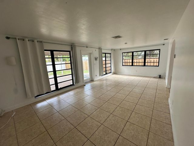1424 SW 9th Street, Fort Lauderdale, FL 33312